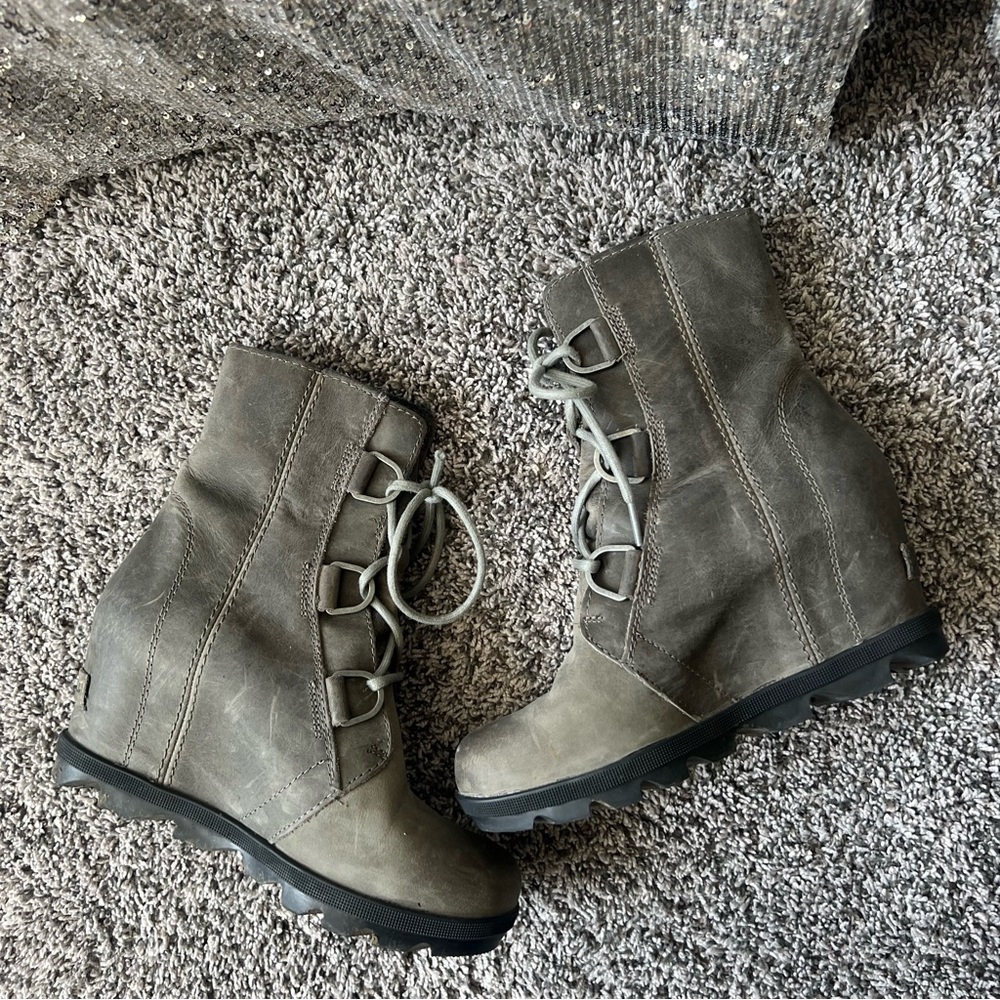 Sorel Joan of Arctic II lace up wedge